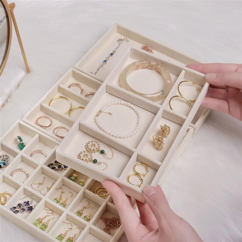 Hot Sales Fashion Portable Velvet Jewelry Ring Jewelry Display Organizer Box Tray Holder Earring Jewelry Storage Case Showcase
