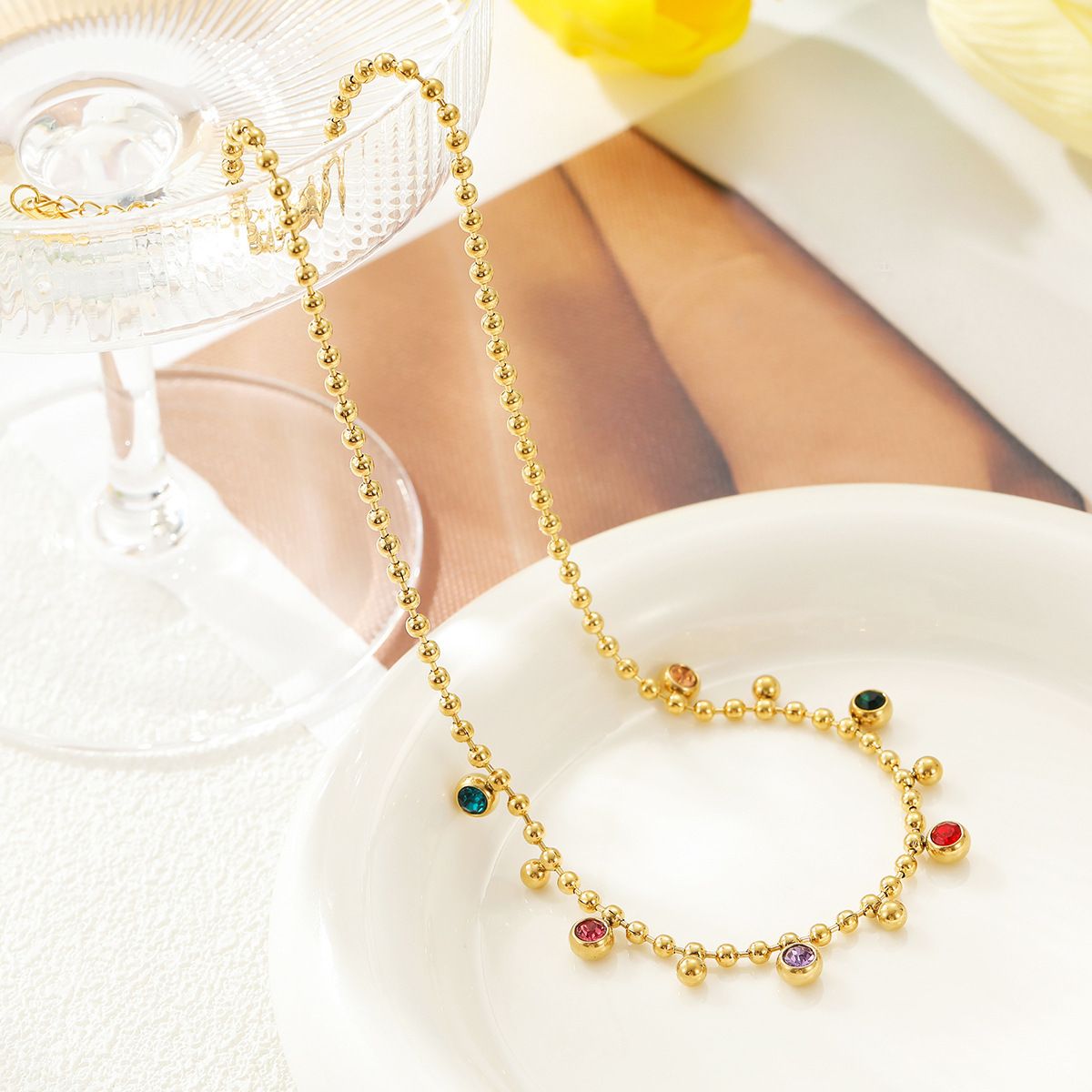 Simple Vintage Rhinestone Round Bead Pendant Gold Plated Titanium Steel Necklace Valentine's Day Girlfriend Gift