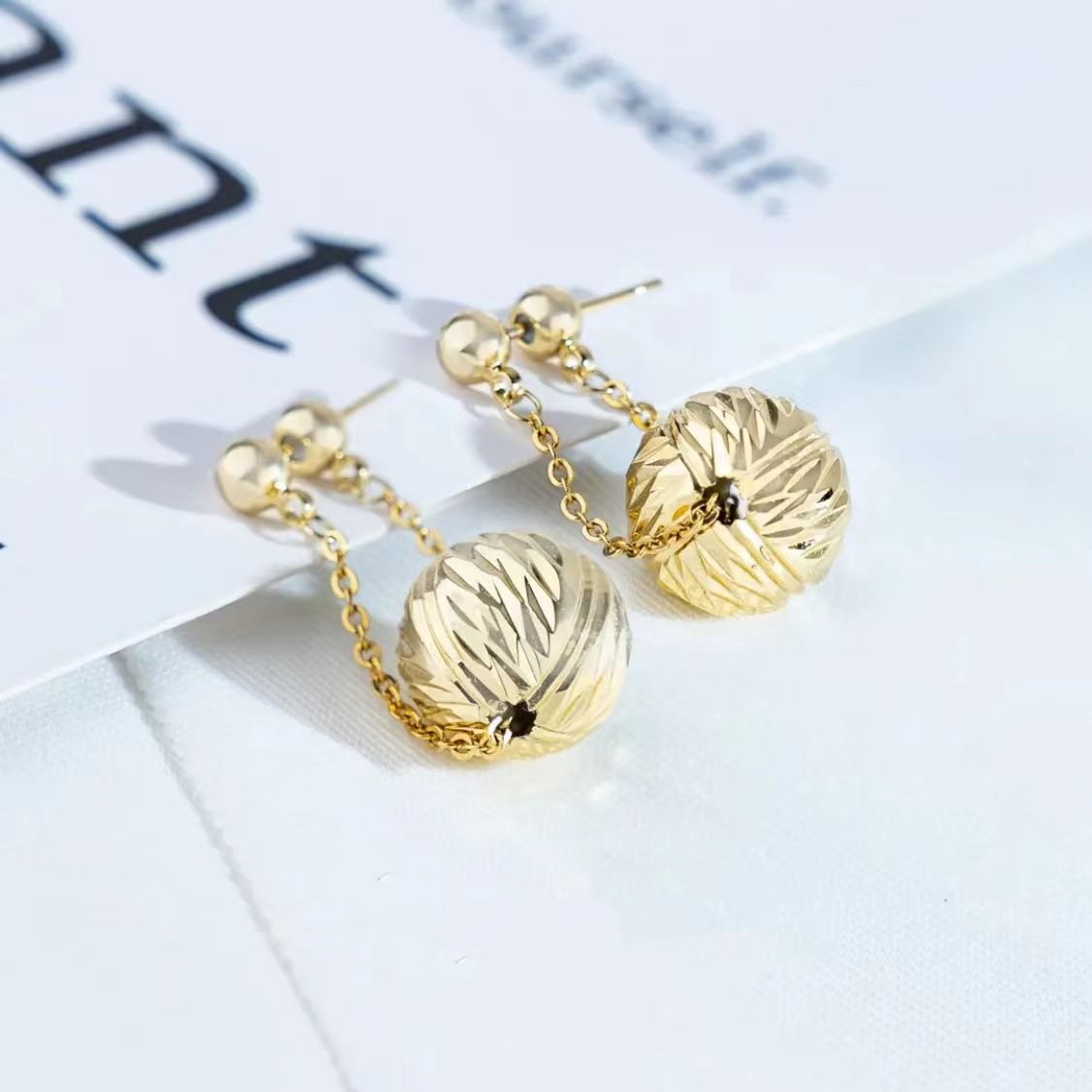 Gold Simple Temperament Ball Earrings