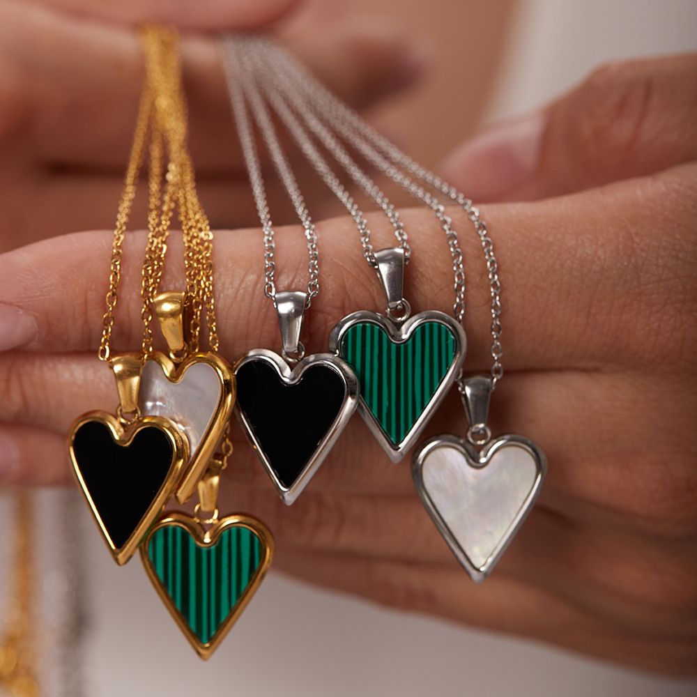 Ins Style 18k Gold White Shell/green Malachite/black Shell Love Pendant Necklace Titanium Steel Jewelry Women